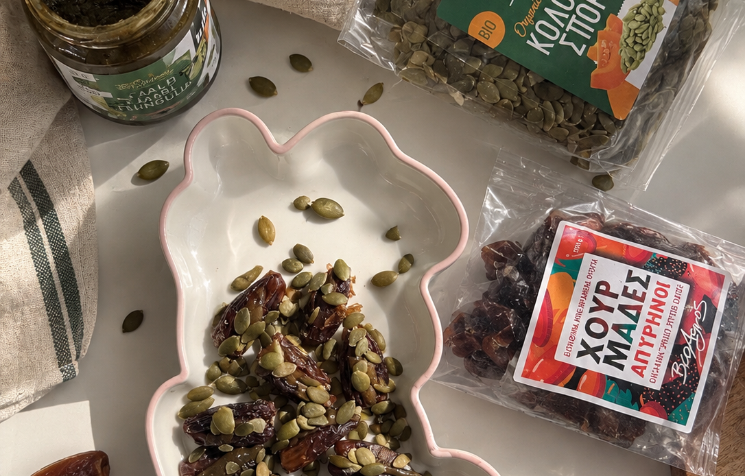 Snack për rënien e flokëve me gjalpë farash kungulli, fara kungulli dhe hurma Arabie